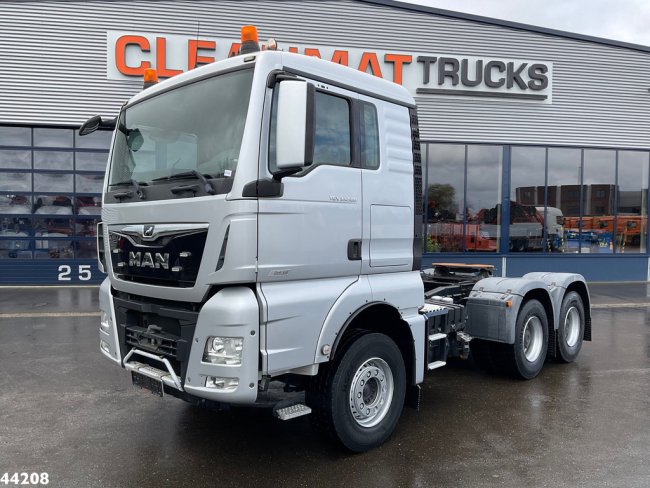 MAN  TGX 33.580 6x4 Euro 6 Just 64.586 km! (1)