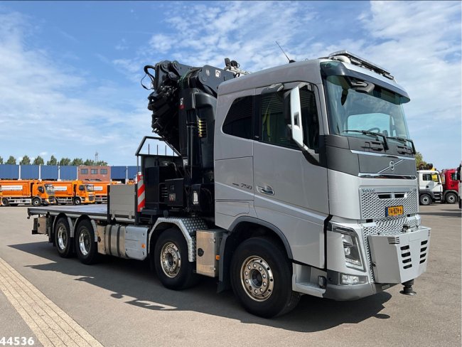 Volvo  FH 16.750 8x4 Euro 6 Hiab 85 Tonmeter laadkraan + Fly-Jib Just 174.406 km! (2)