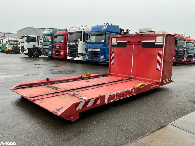 Flatcontainer met opbergruimte   (2)