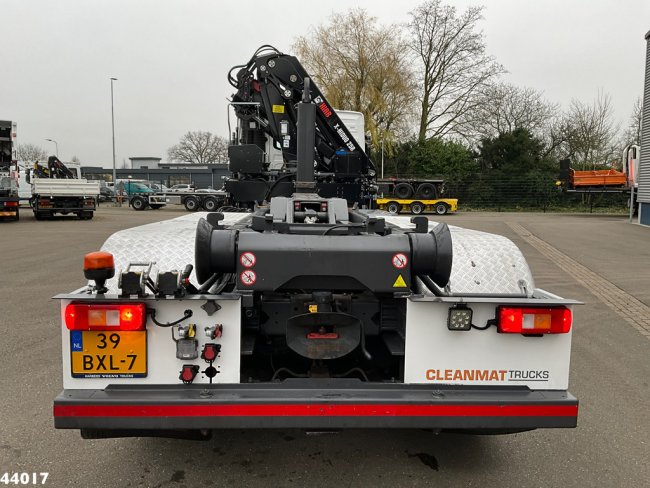 Volvo  FM 420 8x2 Hiab 25 Tonmeter laadkraan + Welvaarts weighing system (5)