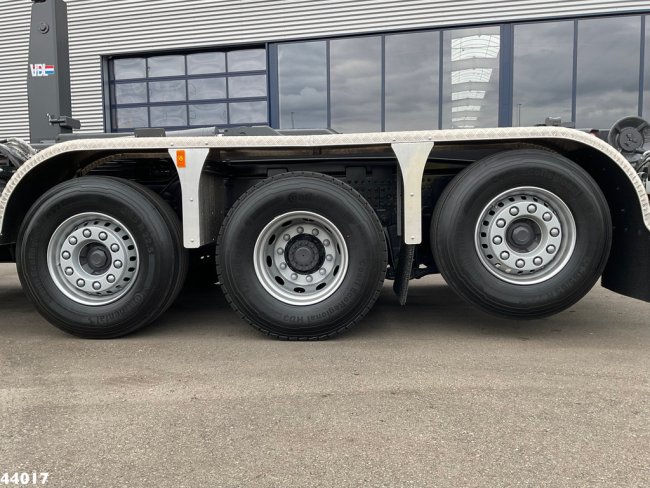 Volvo  FM 420 8x2 Hiab 25 Tonmeter laadkraan + Welvaarts weighing system (12)