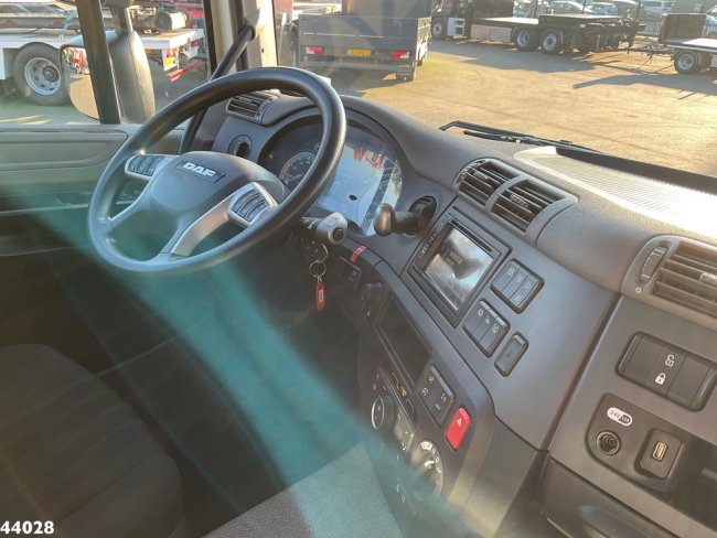 DAF  FAN CF 340 Euro 6 HMF 18 Tonmeter laadkraan met lier Just 45.802 km! (15)