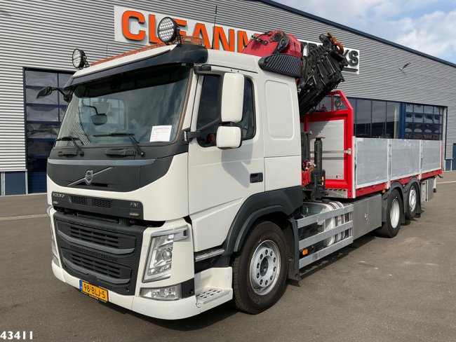 Volvo  FM 500 Euro 6 HMF 32 Tonmeter laadkraan Just 166.643 km! (1)