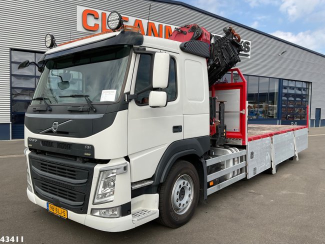 Volvo  FM 500 Euro 6 HMF 32 Tonmeter laadkraan Just 166.643 km! (2)