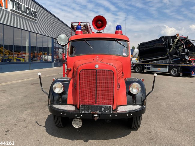 Mercedes-Benz  LF 311 Oldtimer Feuerwehrfahrzeug Just 35.940 km! (8)