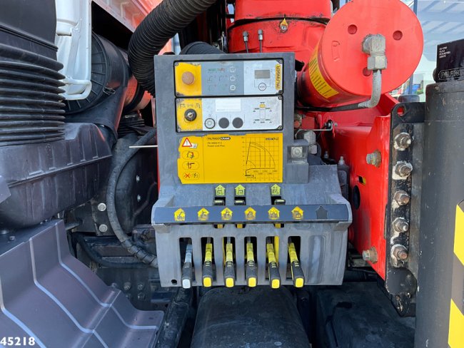 MAN  TGS 35.440 8x4 Euro 5 Palfinger 30 Tonmeter laadkraan (9)