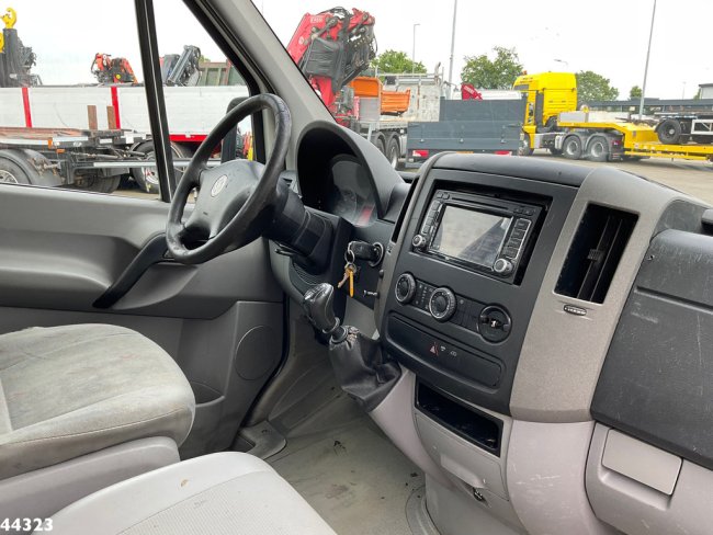 Volkswagen  Crafter 35 2.5 TDI (6)