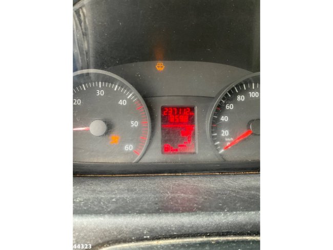 Volkswagen  Crafter 35 2.5 TDI (12)