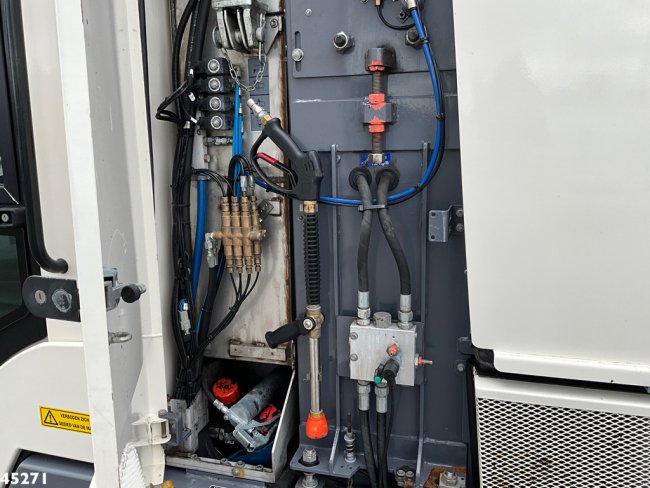 Dulevo  3000T Revolution Euro 6 with 3-rd brush (8)