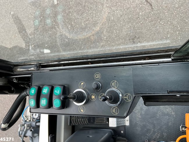 Dulevo  3000T Revolution Euro 6 with 3-rd brush (16)