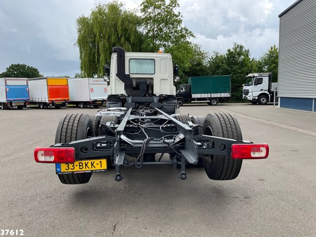 DAF  FAN CF 330 Euro 6 Chassis cabine met kraanponton! Just 102.023 km! (5)