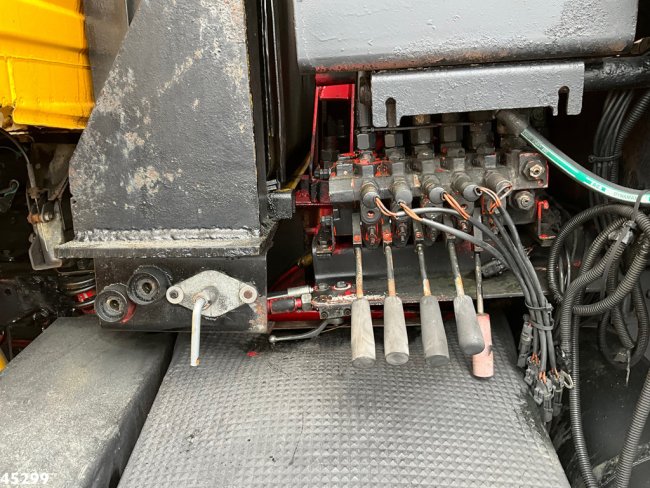 Scania  P 113H 6x4 Manual Tischer Abschlepp (9)