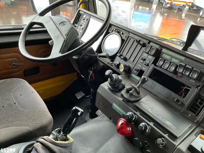Scania  P 113H 6x4 Manual Tischer Abschlepp (17)