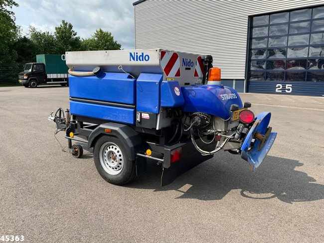 ESVE  Nido Stratos 0,8m³ Zoutstrooier (1)