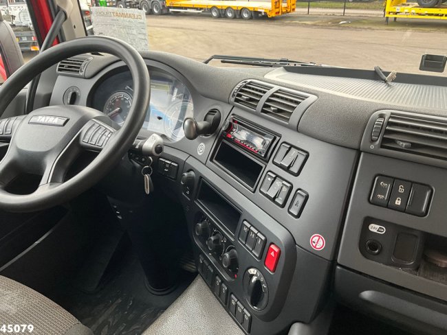 Tatra  T 158 8x6 Euro 6 HMF 85 Tonmeter laadkraan + Fly-Jib Just 147.844 km! (21)