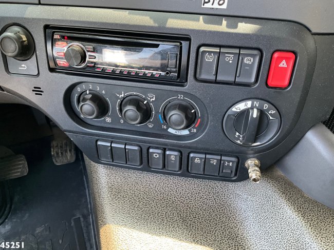 DAF  FAQ СF 400 8x2 Euro 6 Hiab 24 Tonmeter laadkraan Just 147.273 km! (14)