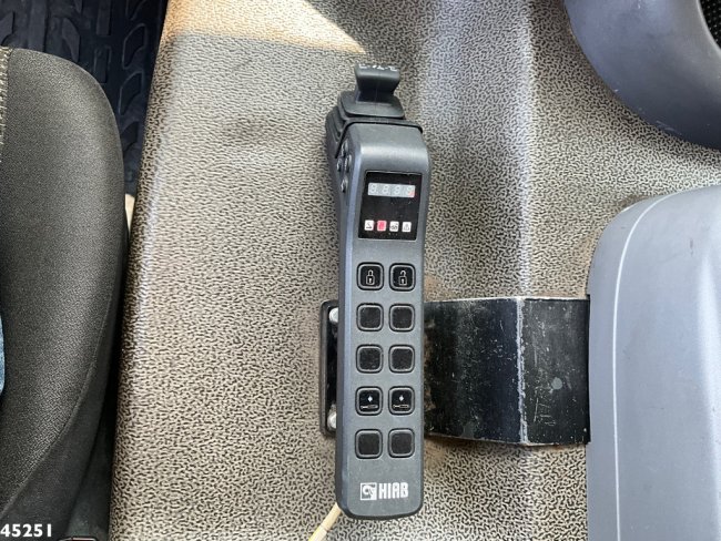 DAF  FAQ СF 400 8x2 Euro 6 Hiab 24 Tonmeter laadkraan Just 147.273 km! (19)