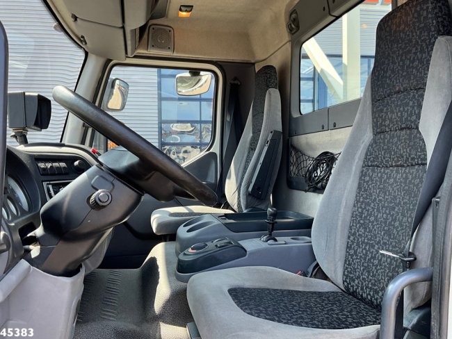 DAF  FA LF 220 Euro 5 Hiab 12 Tonmeter laadkraan (12)