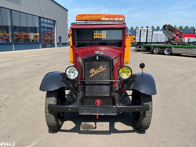 BERLIET  V.H.A Oldtimer met open laadbak (1)
