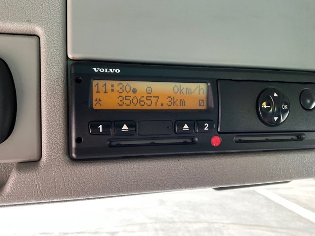 Volvo  FM 330 HMF 16 Tonmeter Z-kraan (17)