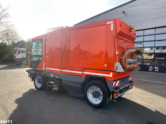 Dulevo  5020  Euro 6 with 3-rd brush (6)