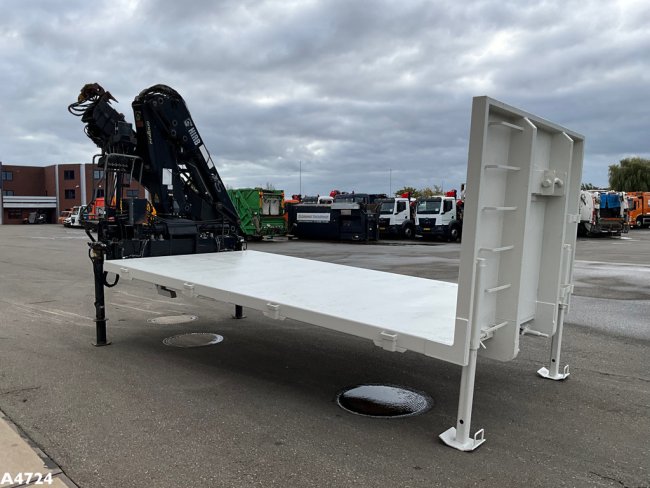 Laadplateau met Hiab 14 Tonmeter laadkraan   (4)