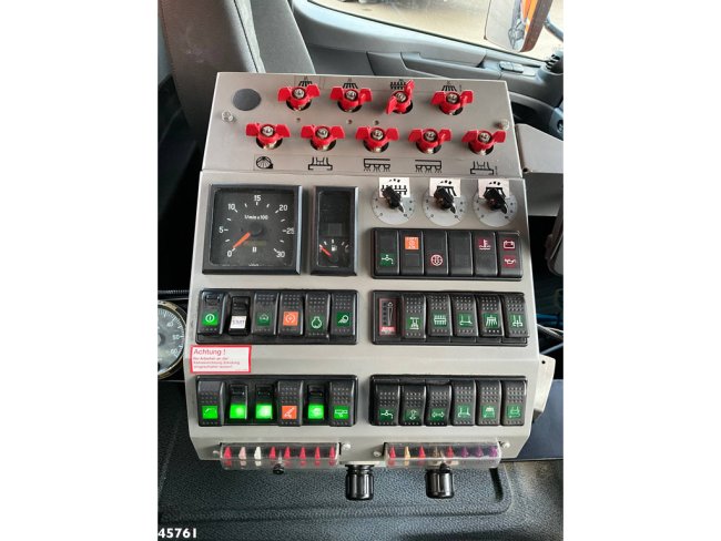 Mercedes-Benz  Actros 1829 4x4 Bucher Cityfant 60 Rechts en Links vegend (16)