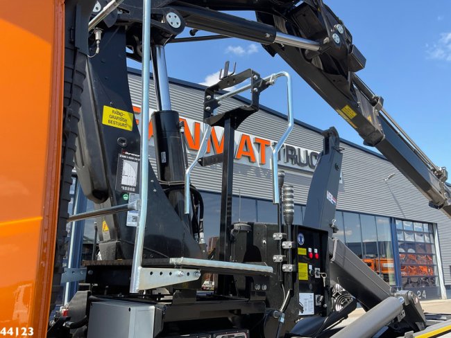 Volvo  FM 420 8x2 Hiab 25 Tonmeter laadkraan Welvaarts laadkraan weegsysteem (6)