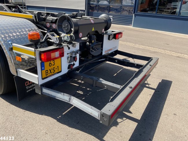 Volvo  FM 420 8x2 Hiab 25 Tonmeter laadkraan Welvaarts laadkraan weegsysteem (7)