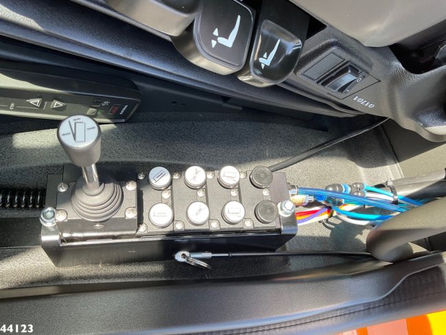 Volvo  FM 420 8x2 Hiab 25 Tonmeter laadkraan Welvaarts laadkraan weegsysteem (20)