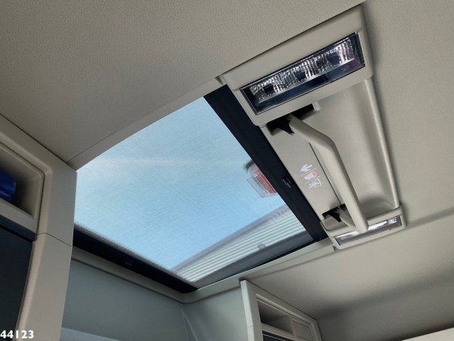 Volvo  FM 420 8x2 Hiab 25 Tonmeter laadkraan Welvaarts laadkraan weegsysteem (22)