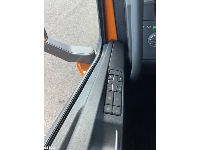 Volvo  FM 420 8x2 Hiab 25 Tonmeter laadkraan Welvaarts laadkraan weegsysteem (23)