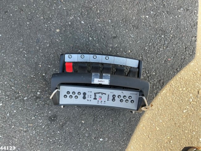 Volvo  FM 420 8x2 Hiab 25 Tonmeter laadkraan Welvaarts laadkraan weegsysteem (24)