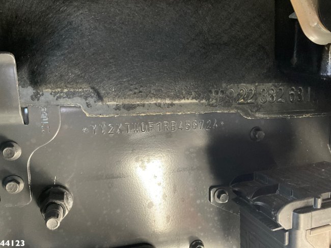 Volvo  FM 420 8x2 Hiab 25 Tonmeter laadkraan Welvaarts laadkraan weegsysteem (25)