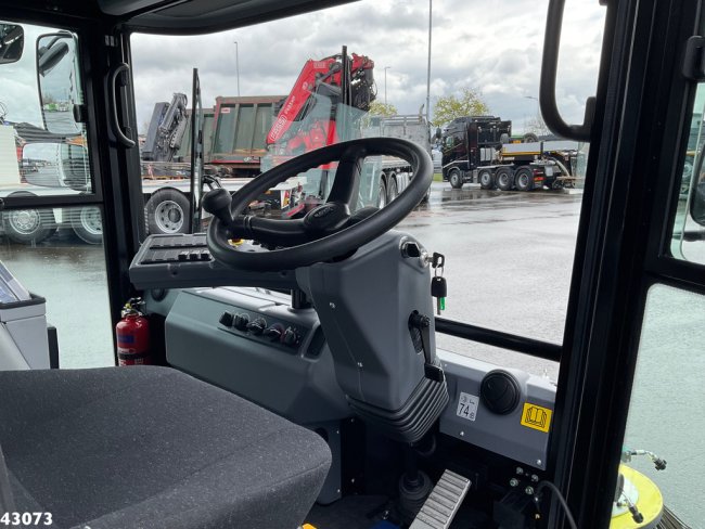 Ravo  540 STH Euro 6 with 3-rd brush (10)