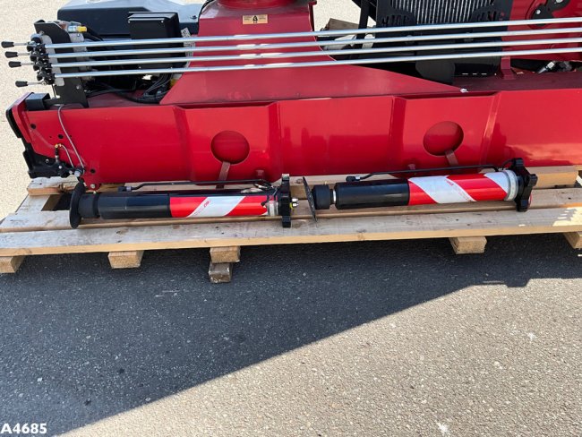 HMF  23 Tonmeter laadkraan NEW & UNUSED! (6)