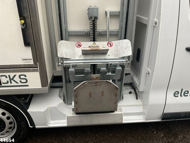 Peugeot  E-Expert 100% elektrisch kippende zijlader (9)