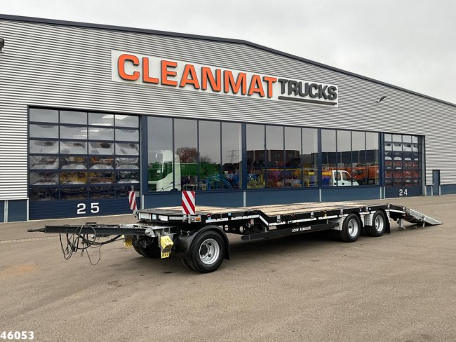 Schwarzmüller  3-assige aanhangwagen met oprijrampen (1)