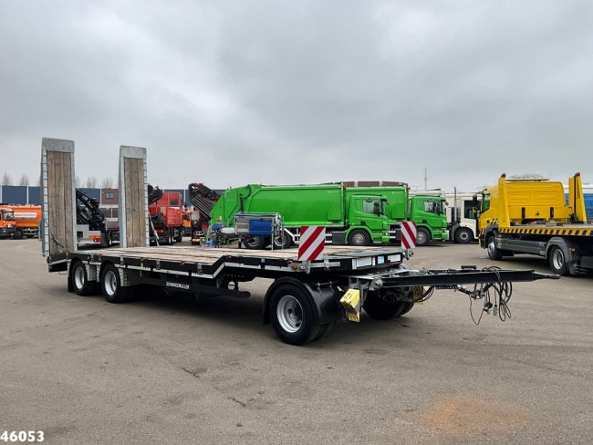 Schwarzmüller  3-assige aanhangwagen met oprijrampen (2)