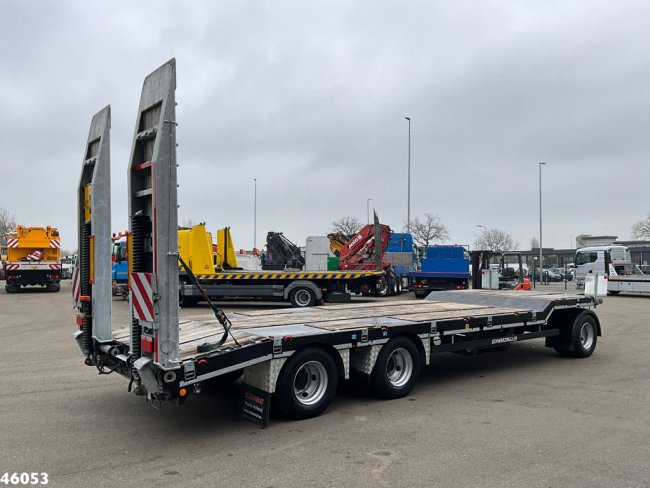 Schwarzmüller  3-assige aanhangwagen met oprijrampen (3)