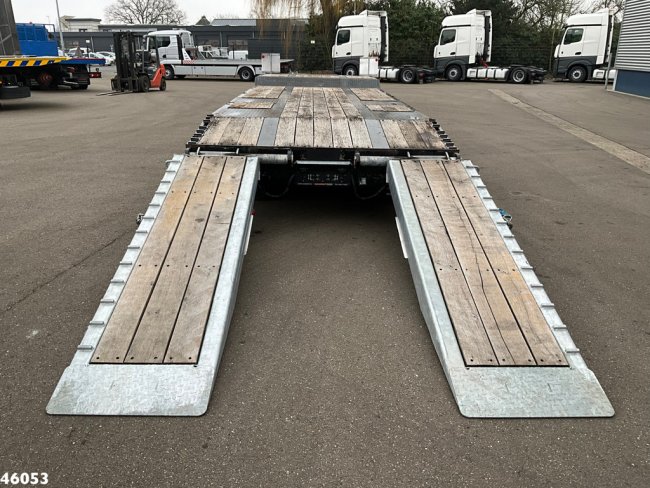 Schwarzmüller  3-assige aanhangwagen met oprijrampen (6)