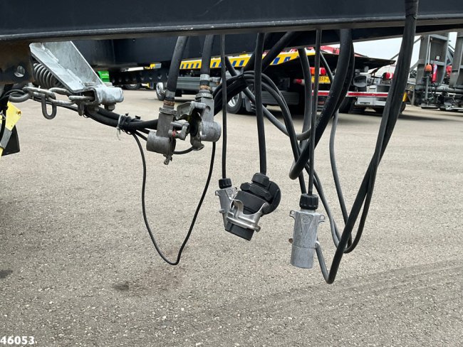 Schwarzmüller  3-assige aanhangwagen met oprijrampen (8)