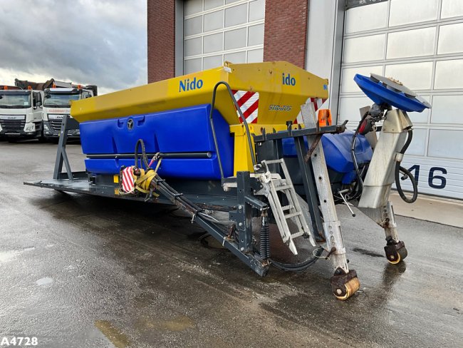 NIDO  STRATOS 5m³ zoutstrooier (1)