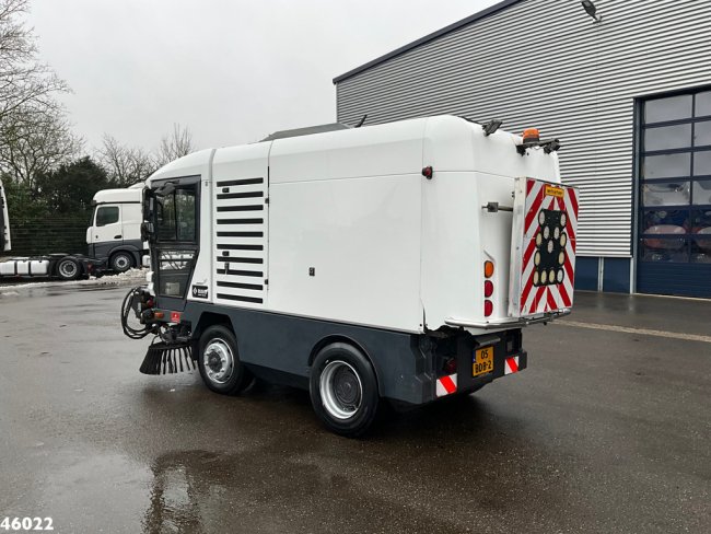 Ravo  580 with 3-rd brush (1)