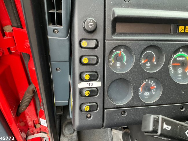 DAF  FAT 75.320 6x4 Full steel Hiab 17 Ton haakarmsysteem Just 64.623 Km! (11)