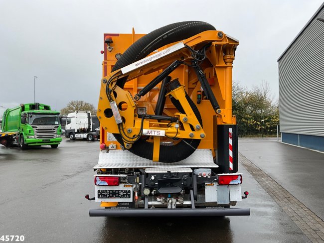 MAN  TGS 35.500 8x4 Euro 6 MTS Saugbagger Just 40.559 km! (2)