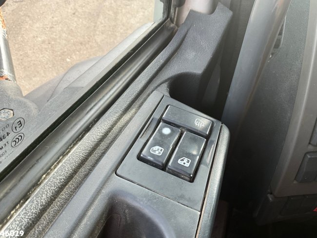 Renault  Kerax 460 8x4 Palfinger 16 Tonmeter laadkraan (14)