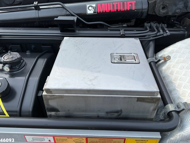 DAF  FAN 75 CF 250 Multilift 17 Ton haakarmsysteem Just 37.815 km! (9)