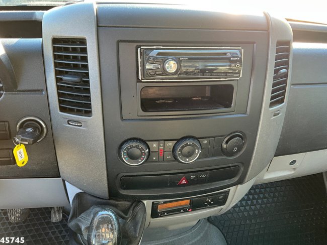 Mercedes-Benz  Sprinter 513 2.2 CDI Hiab 2 Tonmeter laadkraan Just 196.629 km! (12)