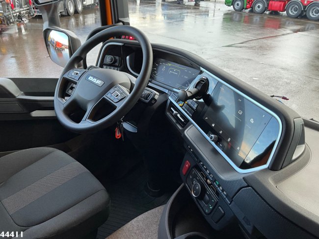 DAF  FAQ XD 450 8x2 Euro 6 HMF 28 Tonmeter laadkraan (15)